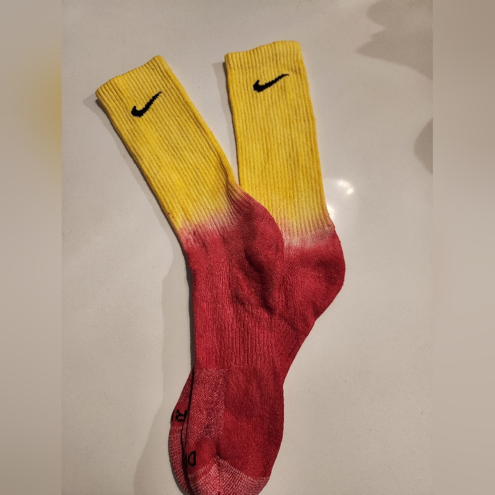 ❤️💛Nike socks